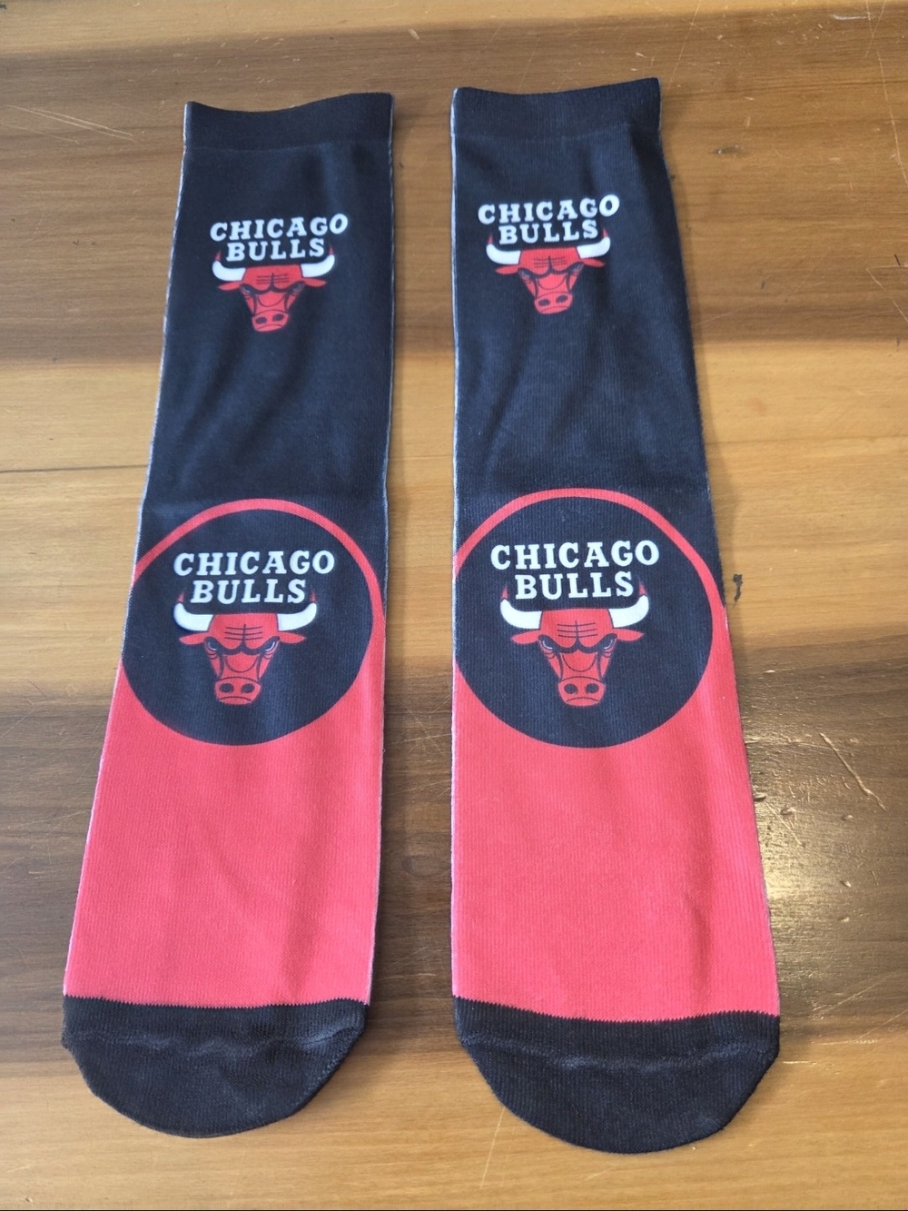 Chicago Bulls Men's Crew Socks - Black & Red